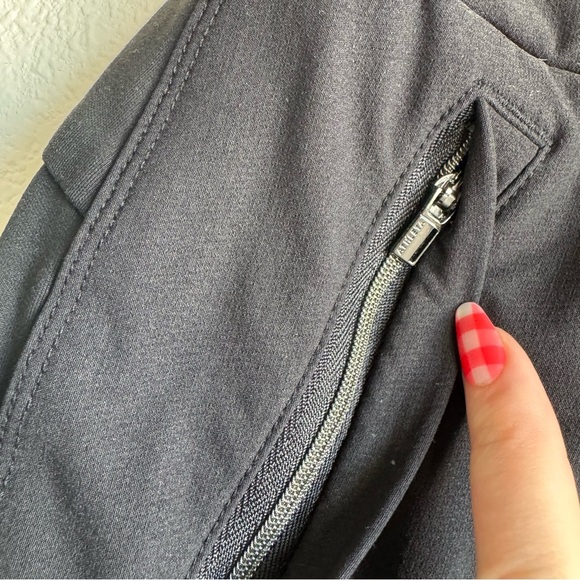 Athleta wander stash black cargo skinny pants size 2 - Picture 3 of 7